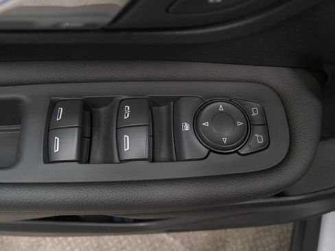 Used 2020 GMC Terrain SLE FWD image 25