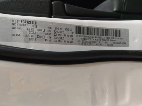 Used 2019 Jeep Grand Cherokee Laredo image 33