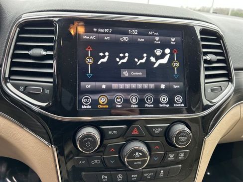 Used 2021 Jeep Grand Cherokee Limited w/ Trailer Tow Group IV image 25