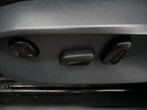 Certified 2022 Volkswagen Tiguan SE w/ Panoramic Sunroof Package image 20