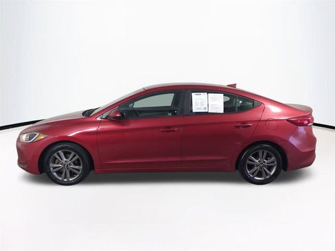 Used 2017 Hyundai Elantra SE image 8
