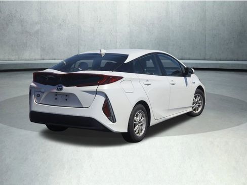 Used 2022 Toyota Prius Prime LE FWD image 10
