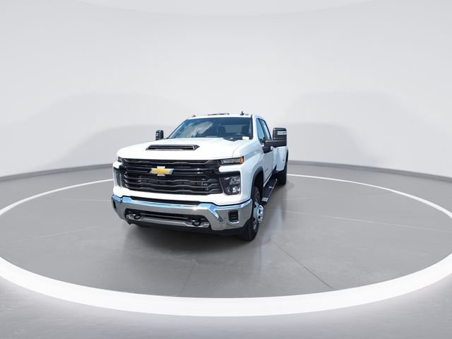 Used 2024 Chevrolet Silverado 3500 W/T w/ WT Convenience Package AWD/4WD image 3