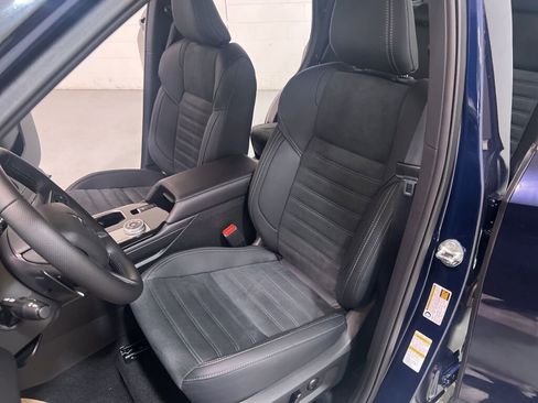 New 2025 Mitsubishi Outlander SE image 11