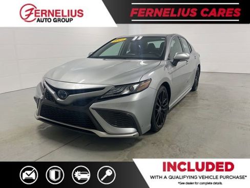 Used 2021 Toyota Camry XSE w/ Cold Weather Package image 3