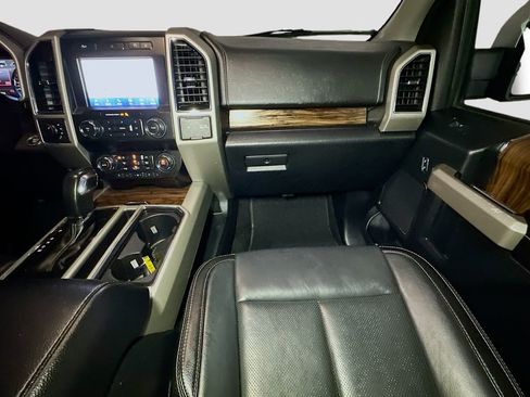 Certified 2020 Ford F150 Lariat image 32