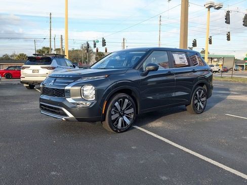 New 2025 Mitsubishi Outlander SE AWD/4WD image 2