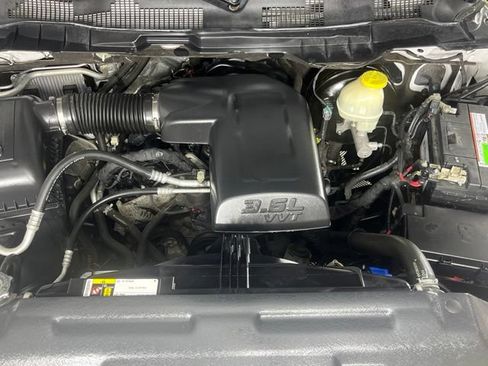 Used 2017 RAM 1500 Express AWD/4WD image 8