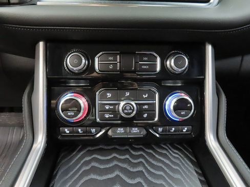 Used 2024 GMC Yukon Denali w/ Denali Reserve Package image 50