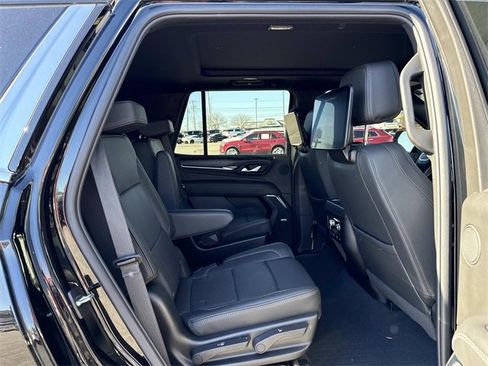 Used 2024 GMC Yukon Denali w/ Advanced Technology Package image 16