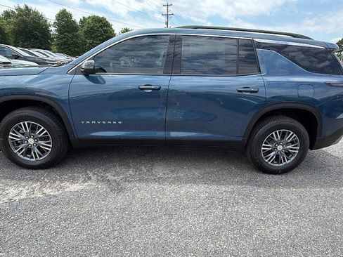 New 2026 Chevrolet Traverse LT FWD image 8