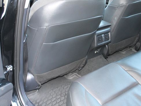 Used 2025 Toyota Camry XLE FWD image 40