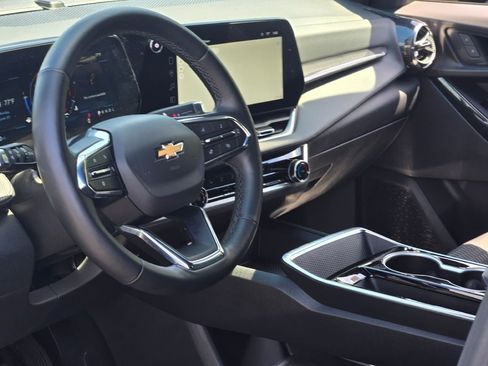 Certified 2025 Chevrolet Equinox LT FWD image 24