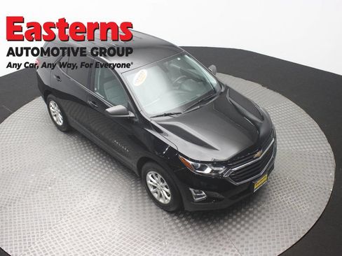 Used 2019 Chevrolet Equinox LS w/ LS Convenience Package AWD/4WD image 3