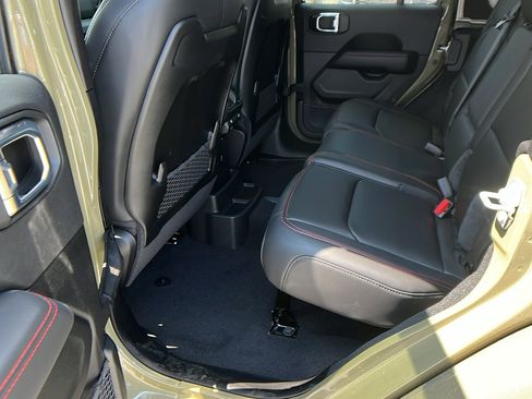 New 2025 Jeep Wrangler Unlimited Rubicon image 20