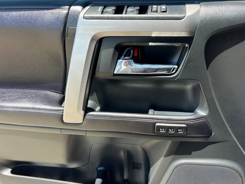 Used 2017 Toyota 4Runner Limited AWD/4WD image 11