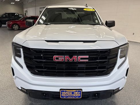 Used 2024 GMC Sierra 1500 Elevation AWD/4WD image 2