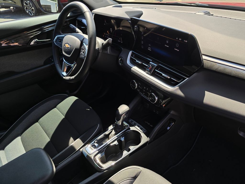 Used 2026 Chevrolet TrailBlazer LT w/ Convenience Package AWD/4WD image 12