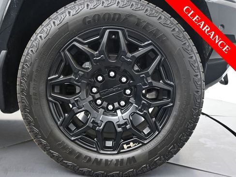 Used 2025 GMC Hummer EV 2X image 11