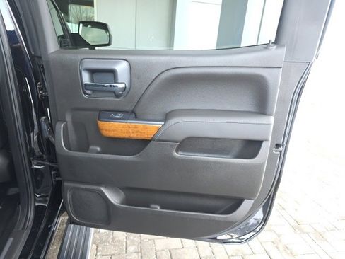 Used 2018 Chevrolet Silverado 1500 High Country image 14