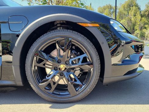 New 2025 Porsche Taycan 4S AWD/4WD image 12