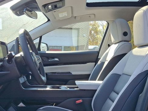 New 2026 Honda Odyssey Touring image 9