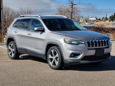 Used 2020 Jeep Cherokee Limited image 3