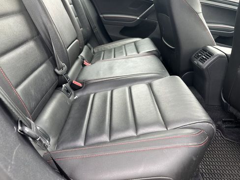 Used 2018 Volkswagen Golf S image 26