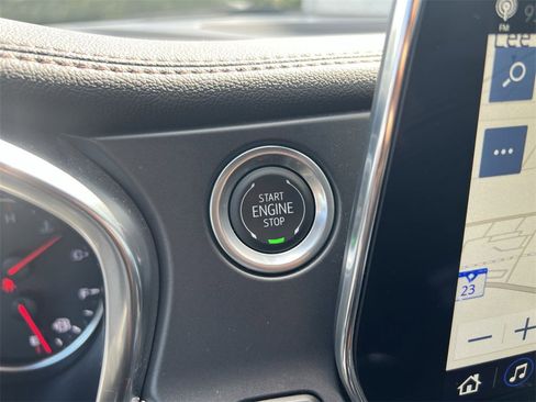 Used 2025 Chevrolet Blazer Premier w/ Driver Confidence II Package image 17