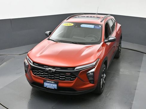 Certified 2024 Chevrolet Trax RS w/ Sunroof Package image 25