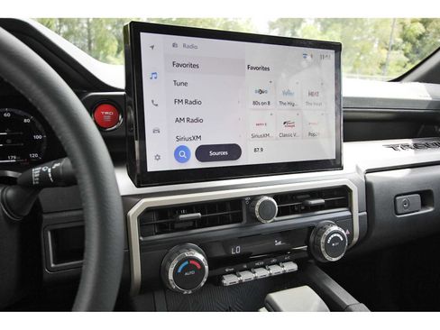 Used 2025 Toyota Tacoma TRD Sport AWD/4WD image 22