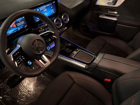 New 2026 Mercedes-Benz GLA 35 AMG 4MATIC image 9