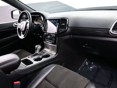 Used 2020 Jeep Grand Cherokee Altitude AWD/4WD image 17