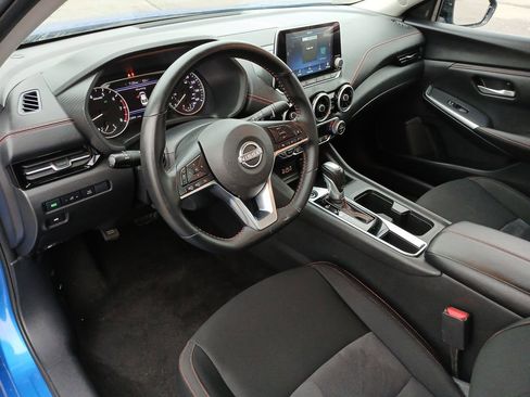 Used 2025 Nissan Sentra SR FWD image 10