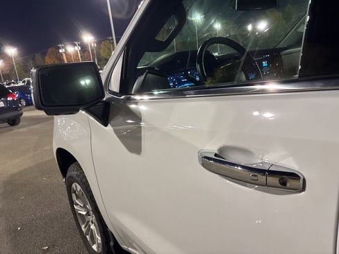 Used 2022 Chevrolet Silverado 1500 LTZ image 12