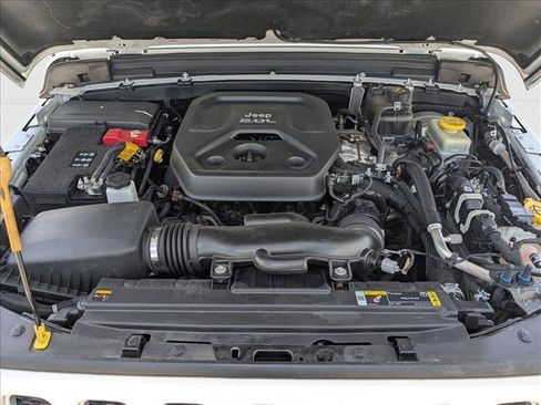 Used 2021 Jeep Wrangler Unlimited Sahara image 21