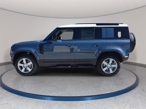 New 2025 Land Rover Defender 110 S image 8