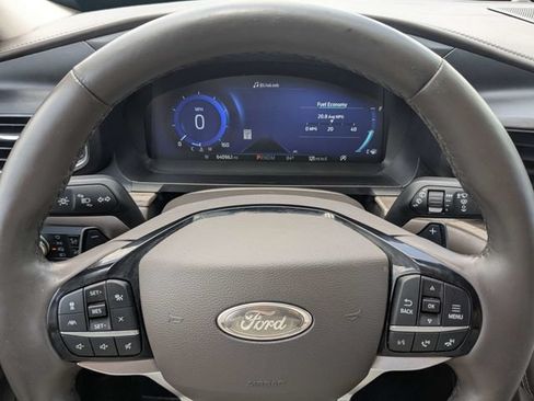 Used 2021 Ford Explorer Platinum w/ Equipment Group 601A AWD/4WD image 31