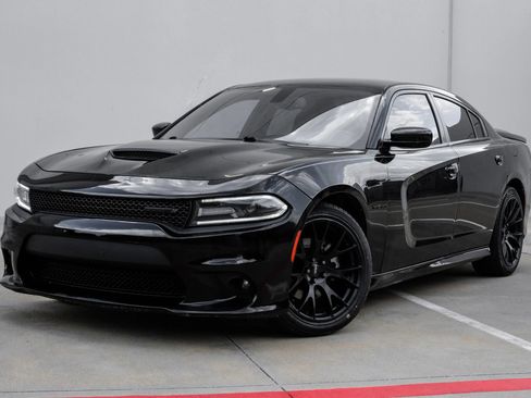 Used 2021 Dodge Charger R/T w/ Blacktop Package RWD image 12