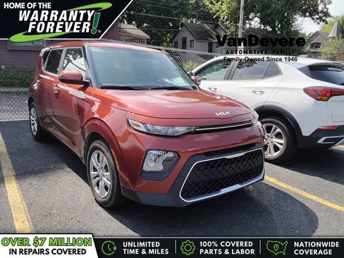 Used 2022 Kia Soul LX FWD image 1