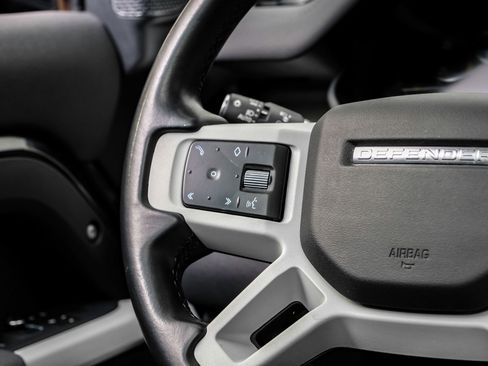 Used 2023 Land Rover Defender 110 SE image 21