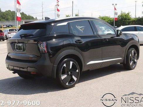 New 2025 Nissan Kicks SR image 5