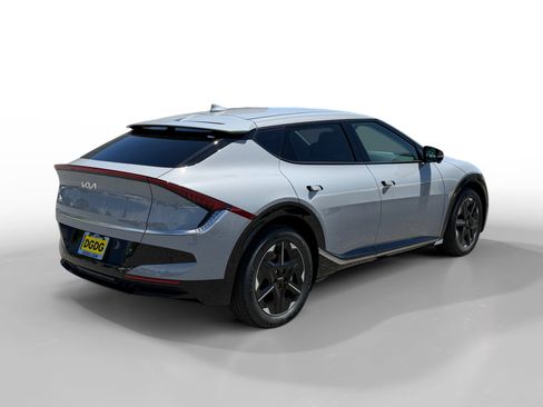 New 2026 Kia EV6 Wind RWD image 5