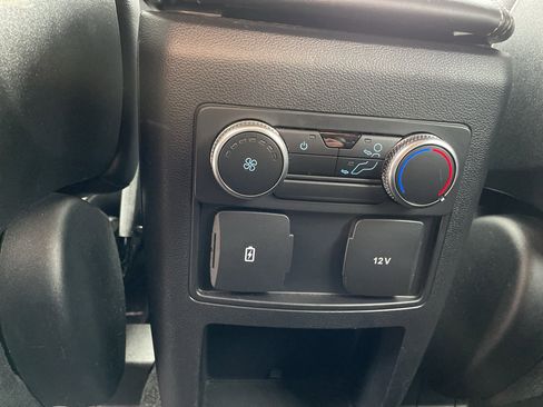 Used 2020 Ford Explorer XLT w/ Equipment Group 202A image 24