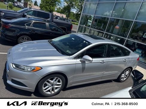 Used 2014 Ford Fusion SE FWD image 5