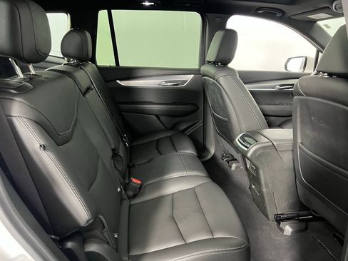 Used 2024 Cadillac XT6 Luxury w/ LPO, Floor Liner Package image 32