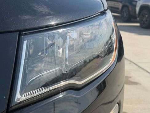 Used 2018 Jeep Compass Trailhawk w/ Popular Equipment Group AWD/4WD image 9