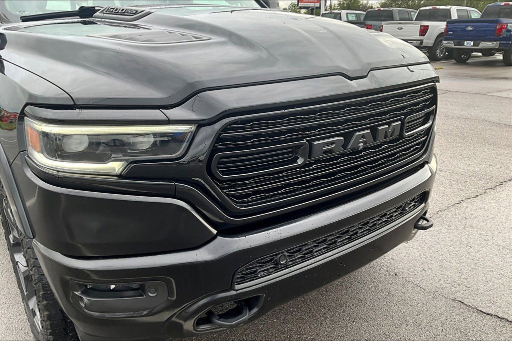 Used 2020 RAM 1500 Limited w/ Black Appearance Package AWD/4WD image 31