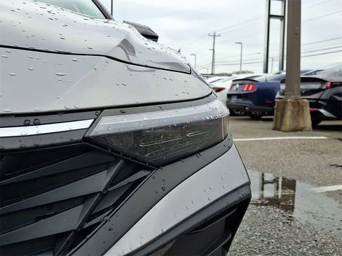 Certified 2025 Hyundai Elantra Sport image 9