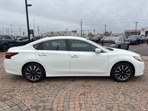 Used 2018 Nissan Altima 2.5 SV image 4